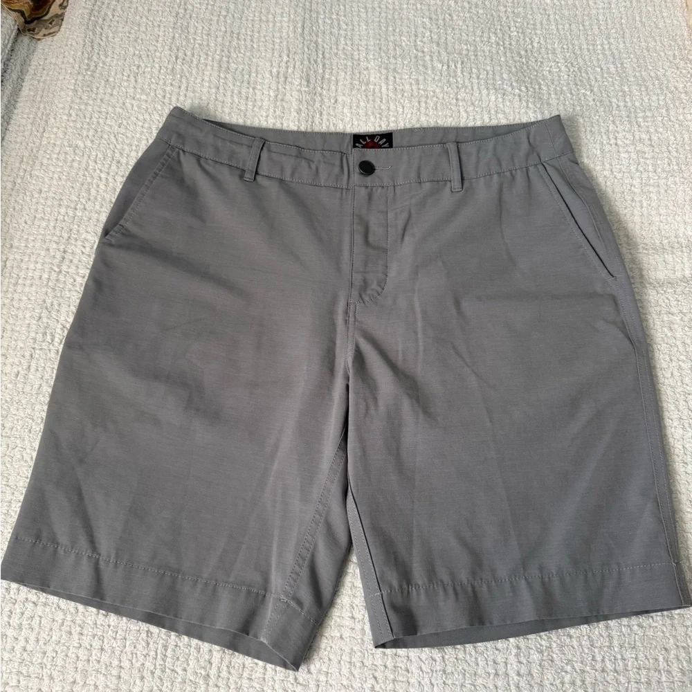 Faherty Men's Gray Flat-Front Performance Shorts